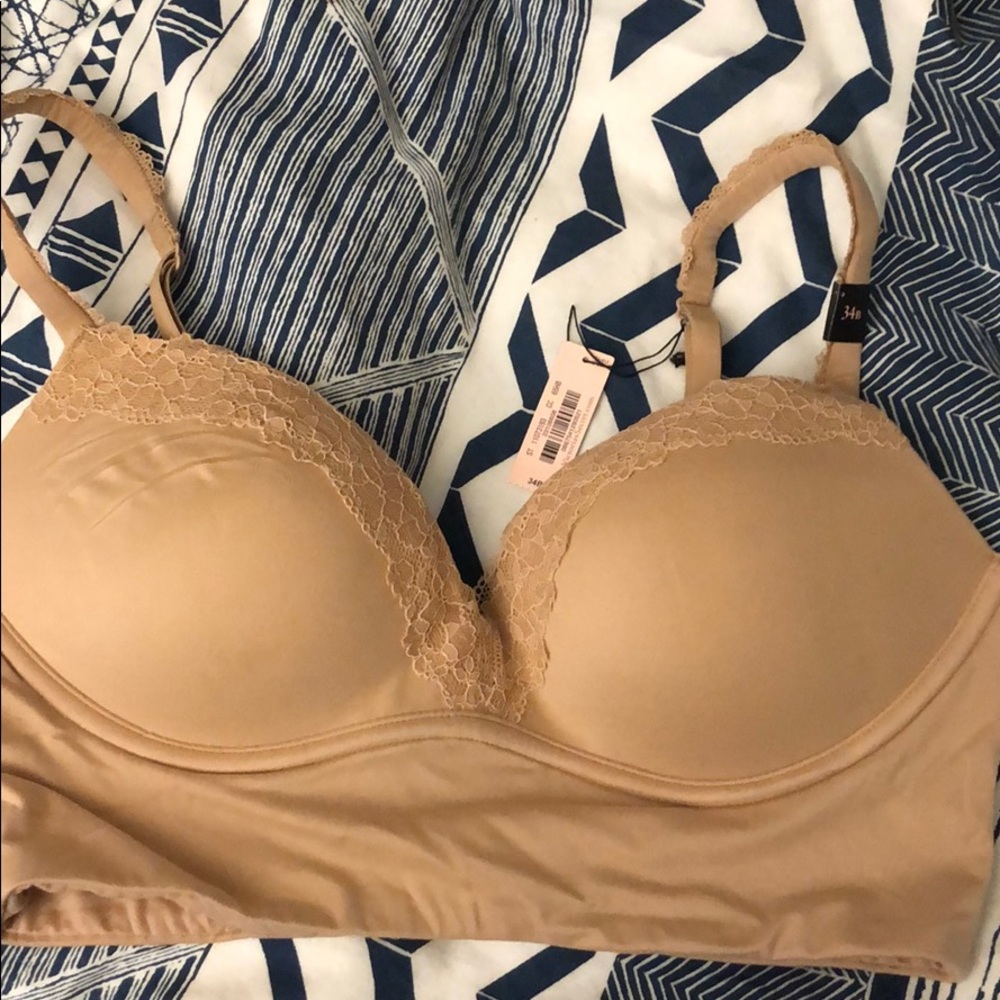 Victoria’s Secret Bra (34B)